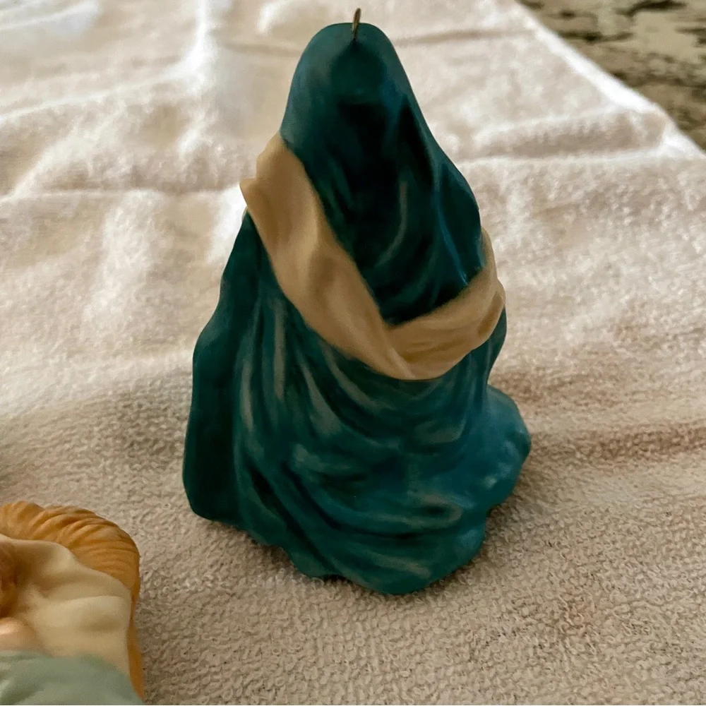 Hallmark Keepsake Ornaments The Holy Family Blessed Nativity Collection 1998